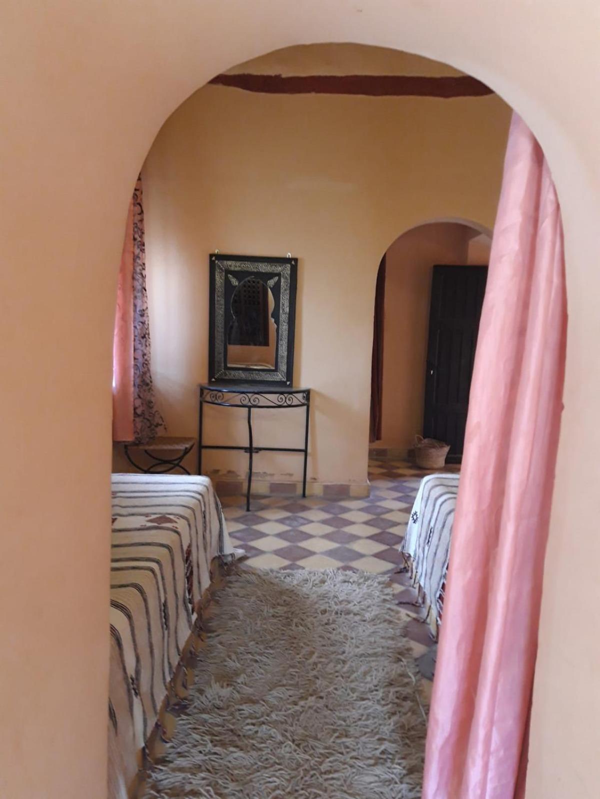Auberge Famille Benmoro Skoura Buitenkant foto